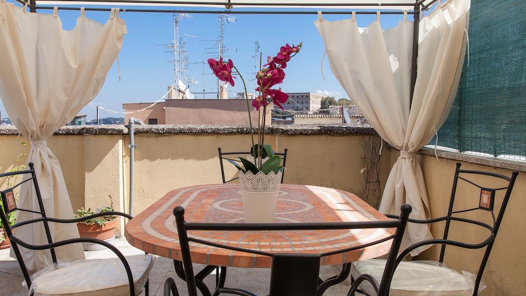 Rental In Rome Vatican View Terrace Стая снимка